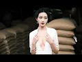 Download Lagu 搬米工一拳轟飛混混救下美女老闆，豈料他竟是天下第一高手！眨眼間消滅最強黑幫，女老闆當場獻身求嫁！#短劇 #drama #窮小子逆襲 #美女