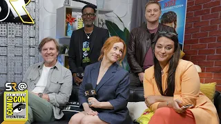 alan tudyk u0026 resident alien team bid a bittersweet farewell to their beloved series at sdcc 2025