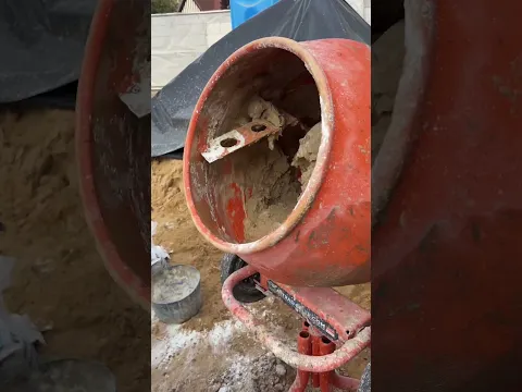 Making perfect white mortar 😍🧱 #construction #bricklaying #morta