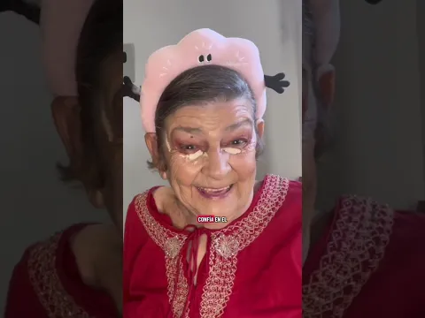 Así maquillo a mi abuelita de 83 años 👵 #abuelita #maquillajeduradero #maquillaje