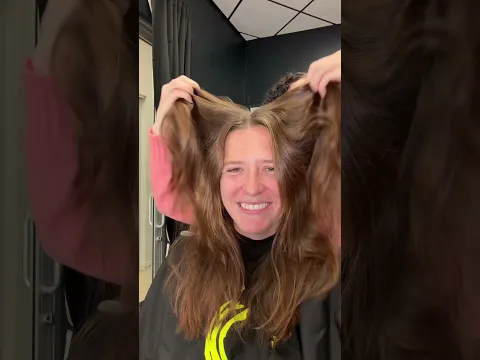 #curlyhair #curlyqueen #hairtok #curlconfidence #hair #hairstylist #wlw #wlwcouples #haircare #hair