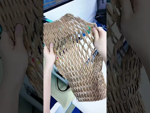 Verzichten Sie auf billige Übergaben an Recycler für übrig gebliebene Kartons. Verwandeln Sie ungenutzte Kartons mit dem Kartonzerkleinerer-Expander in praktisches Polsterpapier.