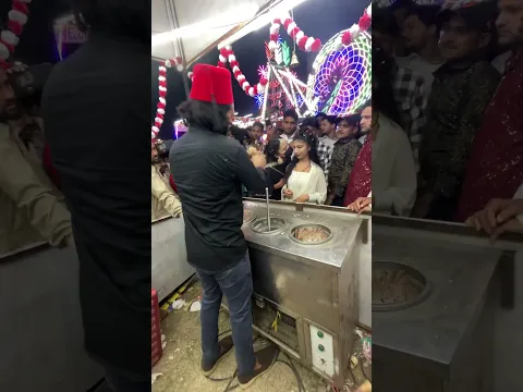meri wife or me Apni wife ko Bhi Khila Hai ice cream 😂😂😂👌👌👌￼