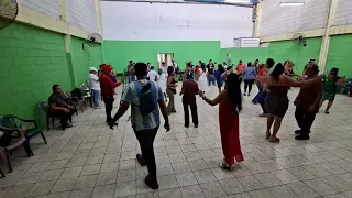 Es un ciclon para bailar!