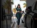 Download Lagu Dubai Luxury Meets Reality | Arabic Woman Fills Petrol in Rolls-Royce #arabmillionaire #dubaitiktok