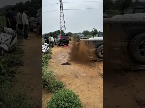 thar ko Takkar Dene wali kar Thar roox