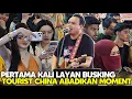 Download Lagu Pelancong china sporting join menyanyi Bila Bob bawak lagu kam ting ngo dari band Beyond\