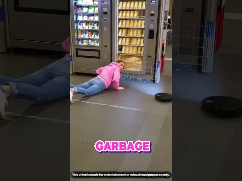 Robot Helps Girl Fix Vending Machine! 🤖🥤 | Funny Story | #shorts #cartoon