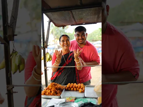 পেঁয়াজ ফুলঝুরি | Onion Flower Pakoda Recipe | Crispy Onion Pakora #shorts #onion #pakoda #chaat