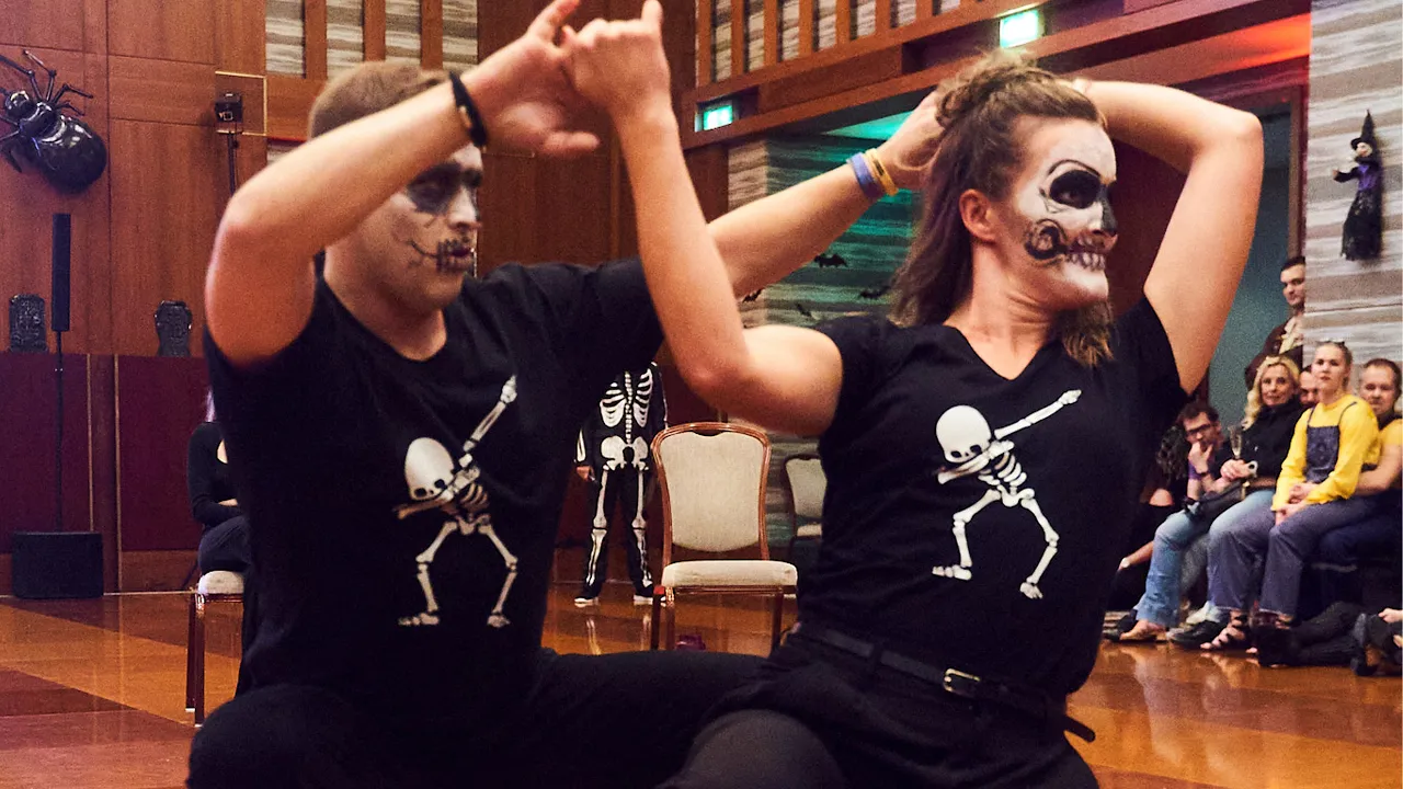 Zoltán Jászai & Olivia Burnsed - Strictly Open Finals - Warsaw Halloween Swing 2022