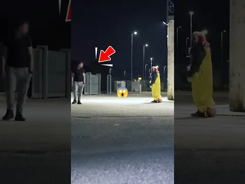 palhaço tentou assustar esse cara mas de deu mal. #curiosidades