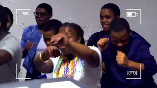 qhosha ngokwenzakwakhe feat luve dubazane zisathi ziyahleka