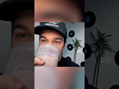 Check out this smoothie recipe! New vlog out now! #austinmahone #vlog #smoothie #dayinthelife