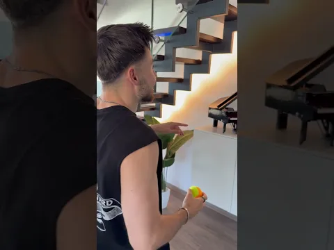Mit einem Golfball alle Flecken auf der Wand entfernen 😍