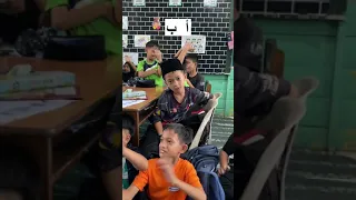 هذه حروف الهجاء المعلم الماليزي 