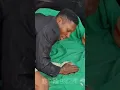 Download Lagu Hoe kan hij Baba zo slaan?