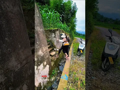 Walking Way is Very Bad 😞 A Kindness Guy Stop The Motorcycle 🏍️ & Fixed The Way 💕
