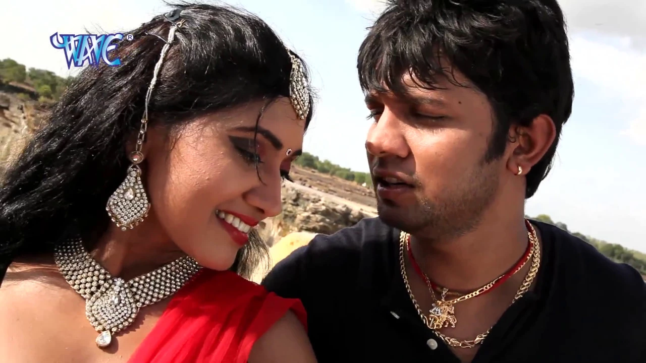 Superhit Song - Lalki Odhaniya Se झलके ओढनिया - Pyar Ho Gail - Neelkamal Singh - Bhojpuri Hit Songs