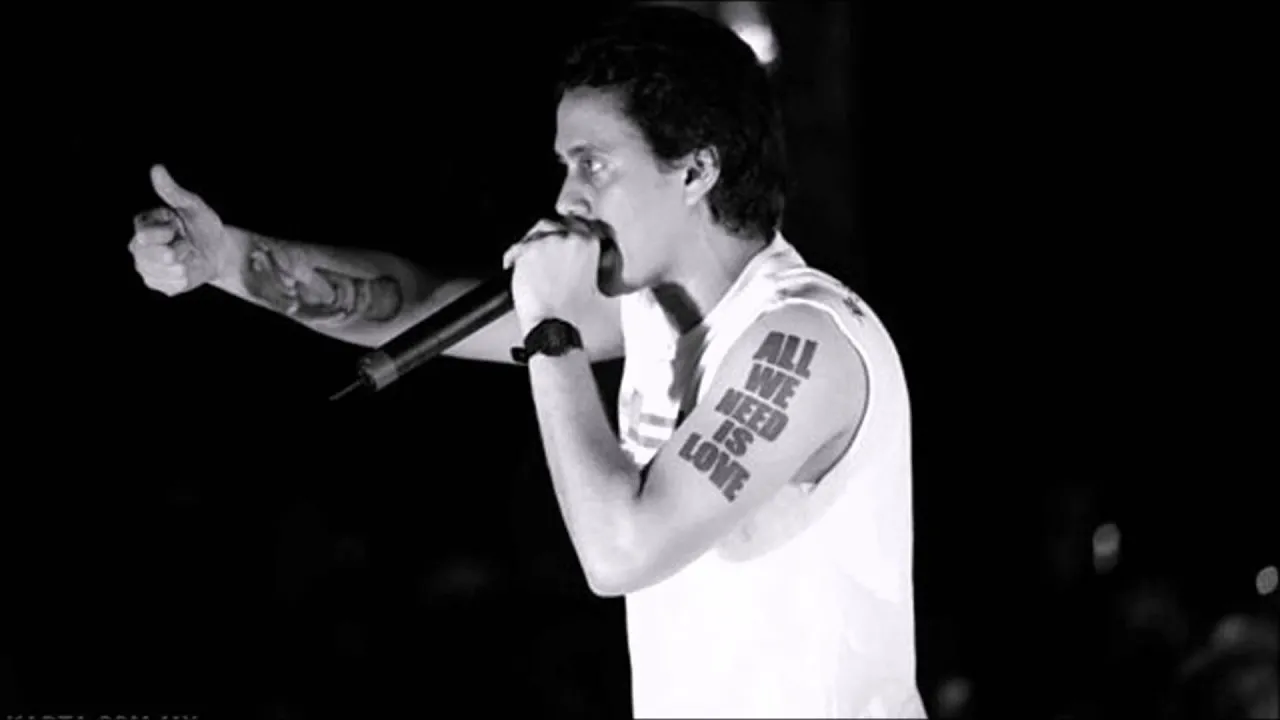 PINK FLOYD CANSERBERO ONE OF THE FEW  MUNDO DE PIEDRA ALL RANDOM