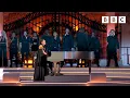 Download Lagu Alicia Keys performs ‘Girl On Fire’ | Platinum Party at the Palace - BBC
