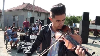 ابداع وعزف جميل مع مصطفى ايتوز ملك الكمان والعزف الحزين 