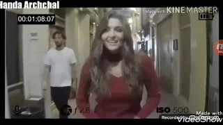 هاندا ارتشيل تفاجئ معجبه 