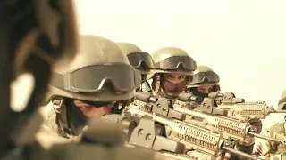 بص في عنينا نقدر على الدنيا ولا تقدر علينا روحنا في ايدينا ناسنا وترابنا وارضنا بتتحاما فينا 