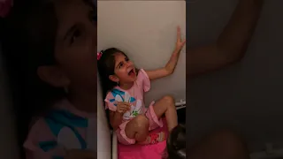 مامي عاقبت ذهب وألماس وحرمتهن من عيد الميلاد 