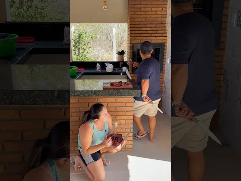 Como é bom carne assada.