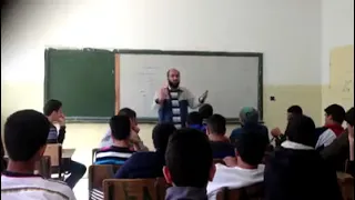 حوار بين الطالب والمعلم وحال المدرسة في أيامنا هذه 