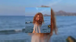 ليه يا هنا    رحت المطبخ اعمل قهوة   مسرعة   دندنها