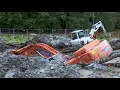 Two Excavators stuck in deep clay - Heavy Recovery