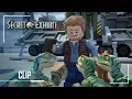 Video di LEGO Jurassic World: Secret Exhibit | Clip: Owen Owen Meets Blue For the First Time | Jurassic World