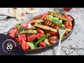 Download Lagu Naanbroodjes met tomatensalade en berloumi | Klaar in 20 minuten