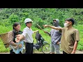 Download Lagu Full video: The kind engineer tried his best to help the poor single mother get out of trouble.