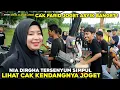 Download Lagu NIA DIRGHA SENYUM SIMPUL LIHAT CAK FARID JOGET ASYIK BANGET DI JALANAN | IRAMA DOPANG HARI INI