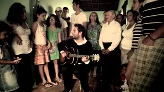 clipe felicidade marcelo jeneci