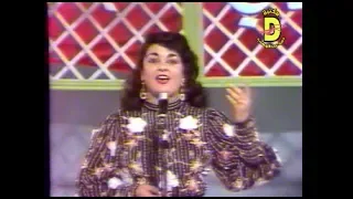 اديبة   هلة بالزين يبني وهلا وين    كانون عيدالجيش   تلفزيون العراق دندنها