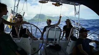 Let search some whales around Moorea! – EP 143 Sailing Seatramp