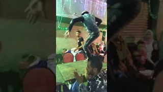 رقص يوسف الروبي على مهرجان سكه زفره دندنها