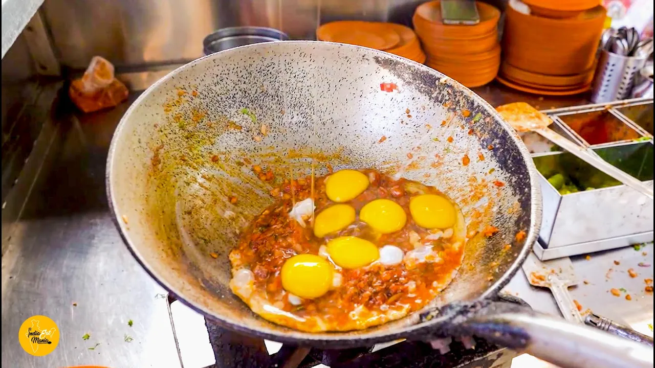 Sangli Most Popular Eggs Bhurji Pav Bulk Making Rs. 30.- Only l Sangli Food Tour