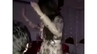 رقص جزائرية على أغنية الشاب بيلو مانيش كيما بكري 