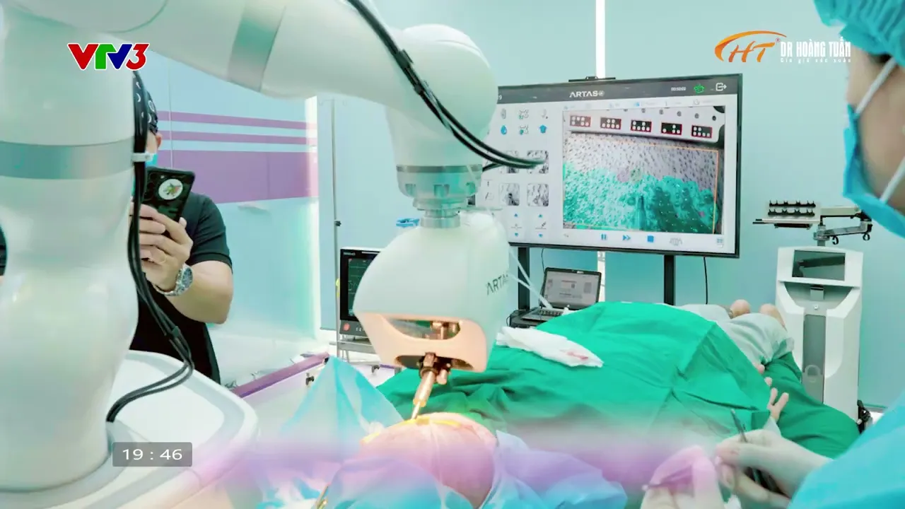 Dr Hoàng Tuấn cung cấp giải pháp toàn diện trị rụng tóc và hói đầu
