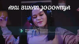 Download KALIA SISKA - AKU BUKAN JODOHNYA 2022 MP3