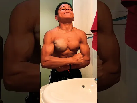 استعراض جسمه كان هينهي حياته