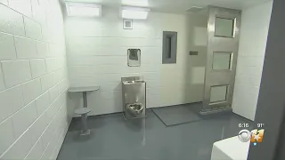 Tarrant County Commissioners Vote 3-2 To Continue Allowing Jailers To Check Immigration Status Of In