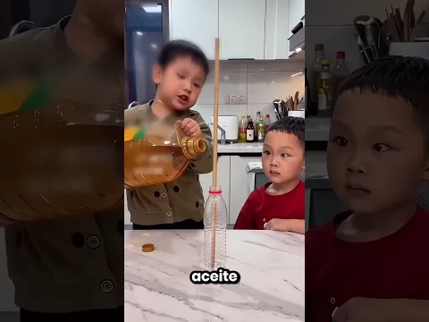 Mi Hermano Pequeño Derramó El Aceite Por Completo 😂