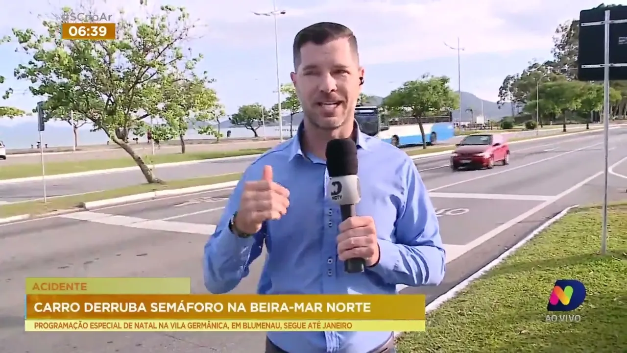Acidente na Beira-Mar Norte em Florianópolis deixa semáforo inoperante; veja o vídeo