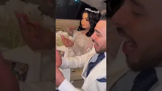 عريس يطلق زوجته في ليلة الزفاف ويطردها من السياره 