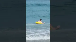 Смешной китаец с кругом Kata Beach 